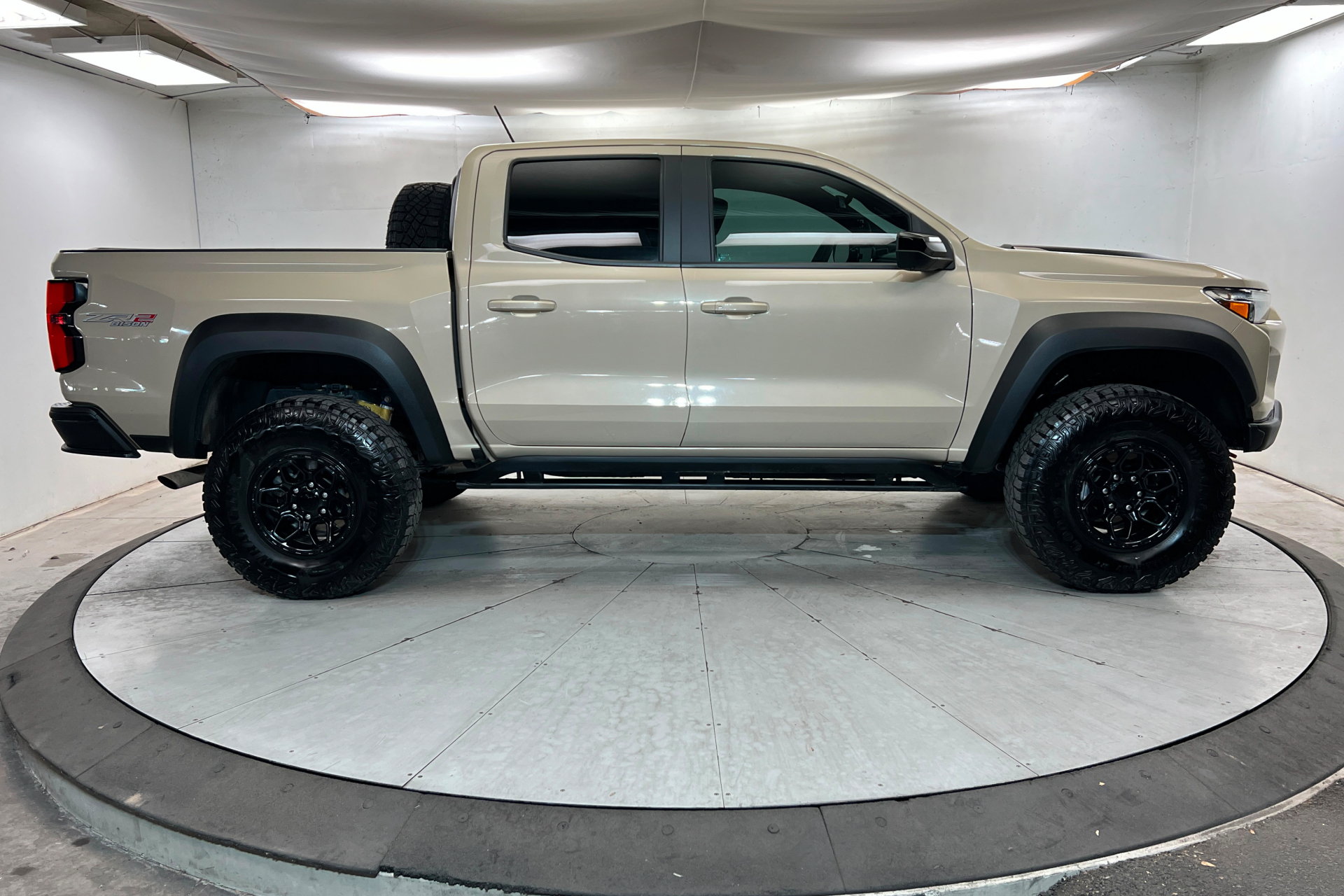 Used 2024 Chevrolet Colorado ZR2 w/ ZR2 Bison Edition AWD/4WD image 7