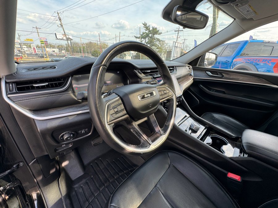 Used 2021 Jeep Grand Cherokee L Limited AWD/4WD image 23