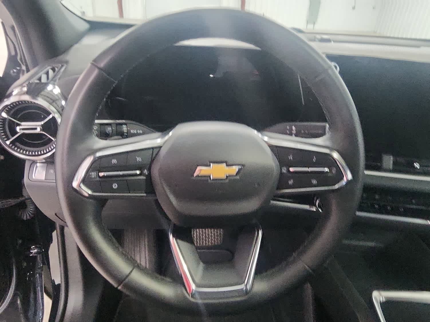Used 2025 Chevrolet Equinox LT FWD image 21