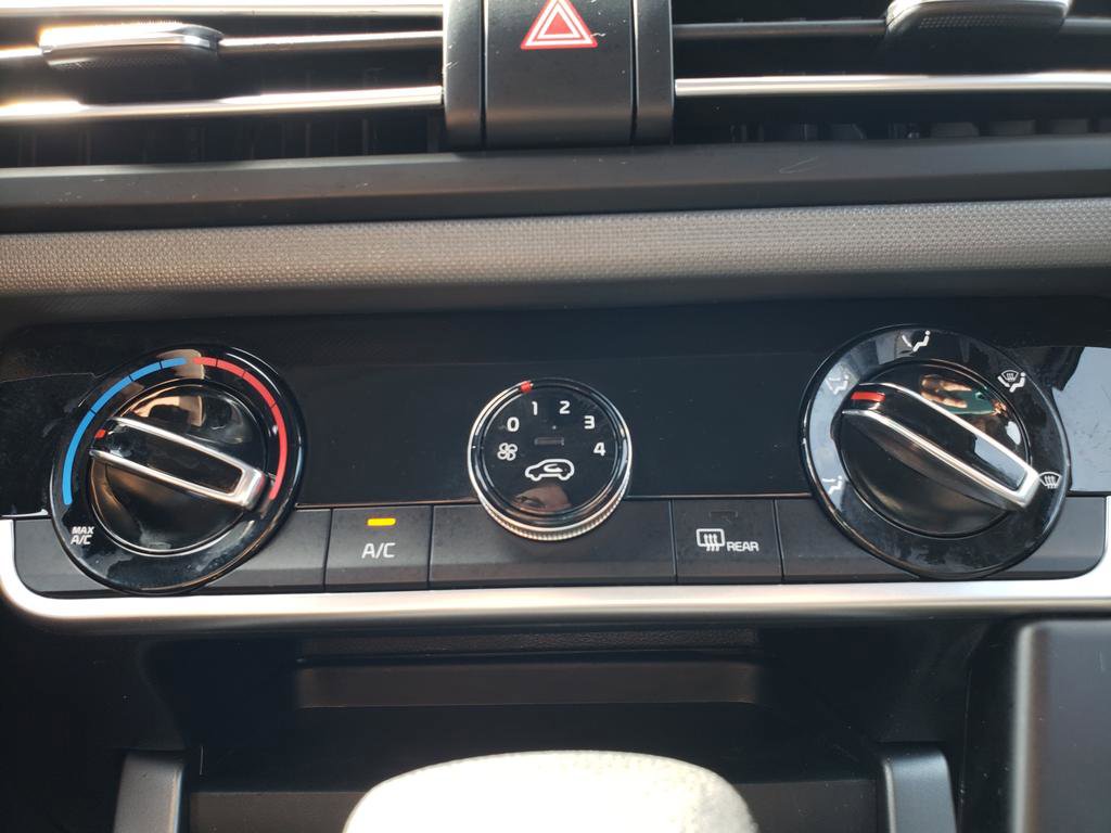 Used 2022 Kia Seltos LX image 16