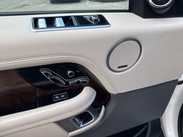 Used 2020 Land Rover Range Rover Long Wheelbase HSE image 16