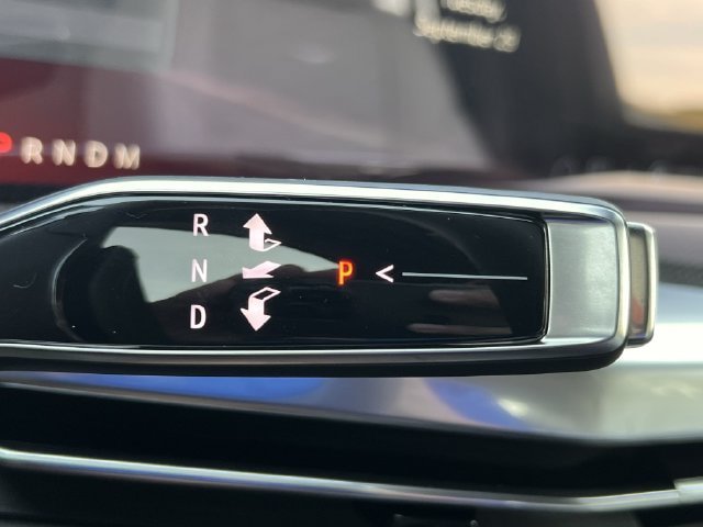 New 2026 Cadillac Escalade ESV V AWD/4WD image 17