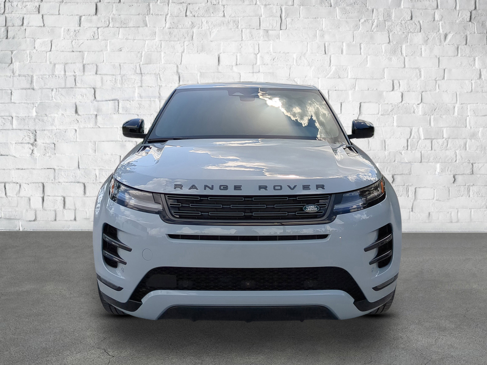 New 2026 Land Rover Range Rover Evoque Dynamic SE image 2
