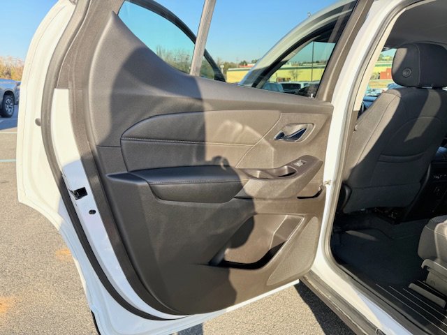 Used 2020 Chevrolet Traverse LT image 14