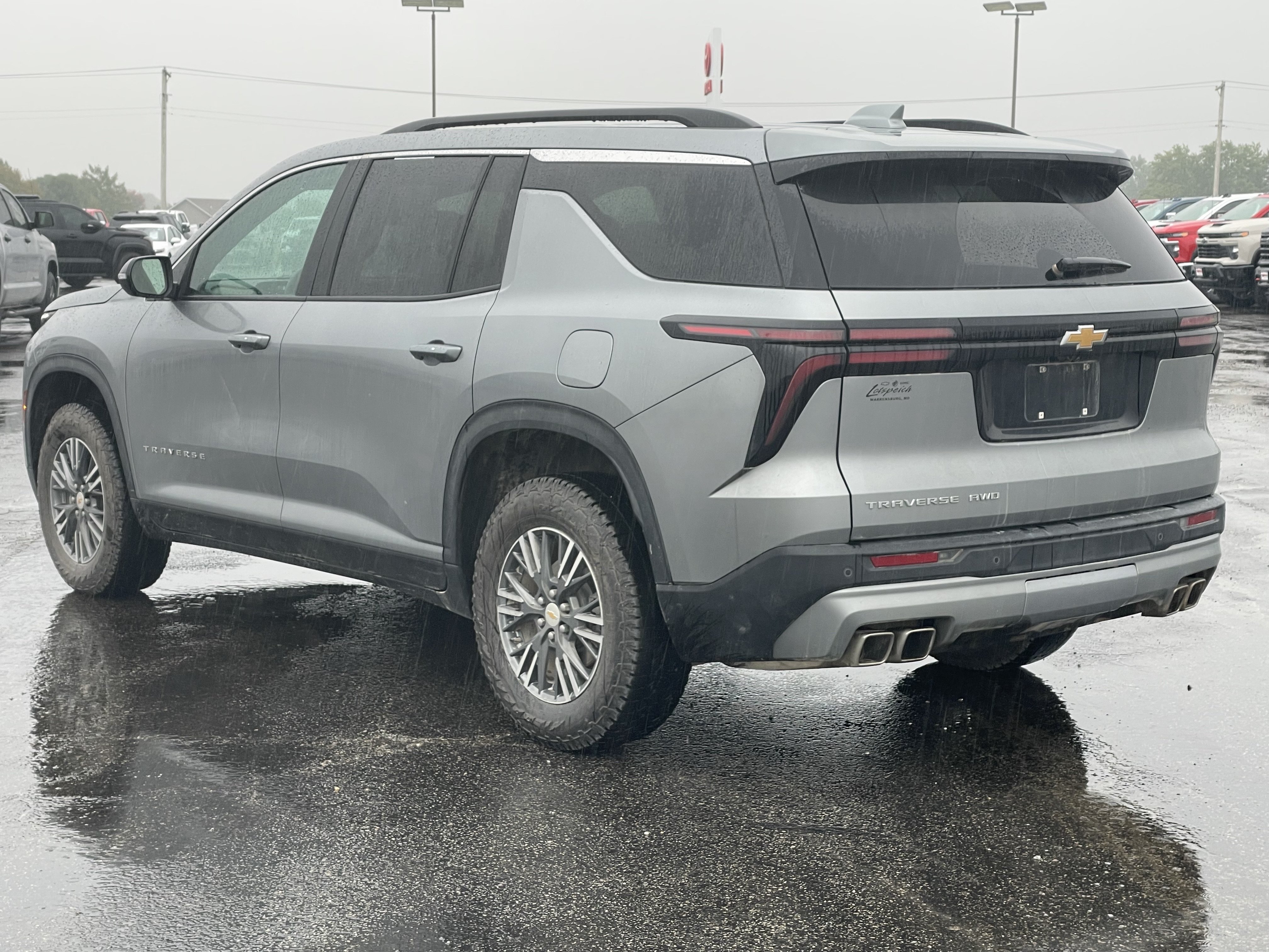Used 2025 Chevrolet Traverse LT AWD/4WD image 6