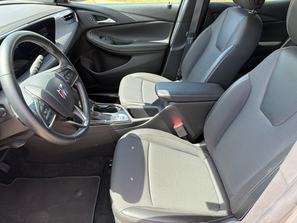 Used 2025 Buick Encore GX Preferred FWD image 9