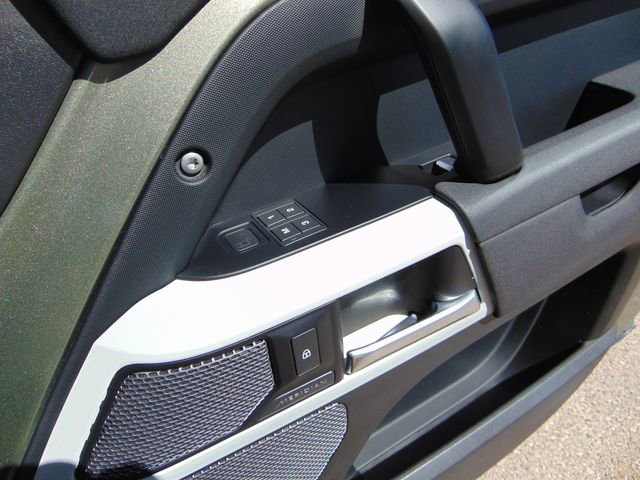Used 2021 Land Rover Defender 90 First Edition image 26