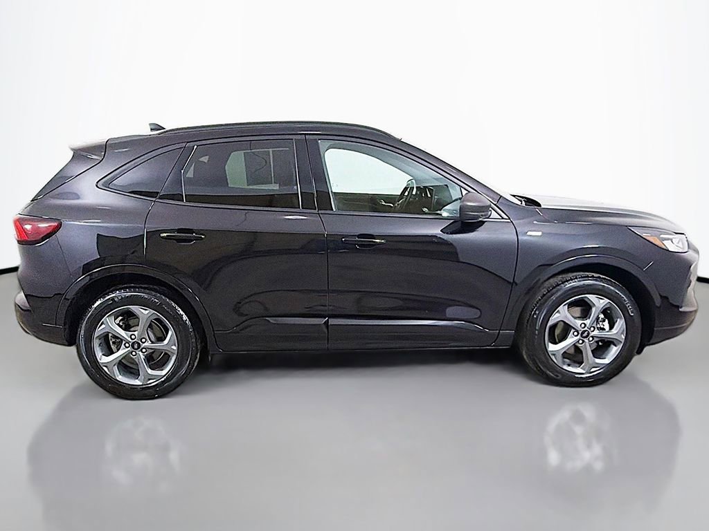 Used 2024 Ford Escape ST-Line w/ Tech Pack #1 AWD/4WD image 13