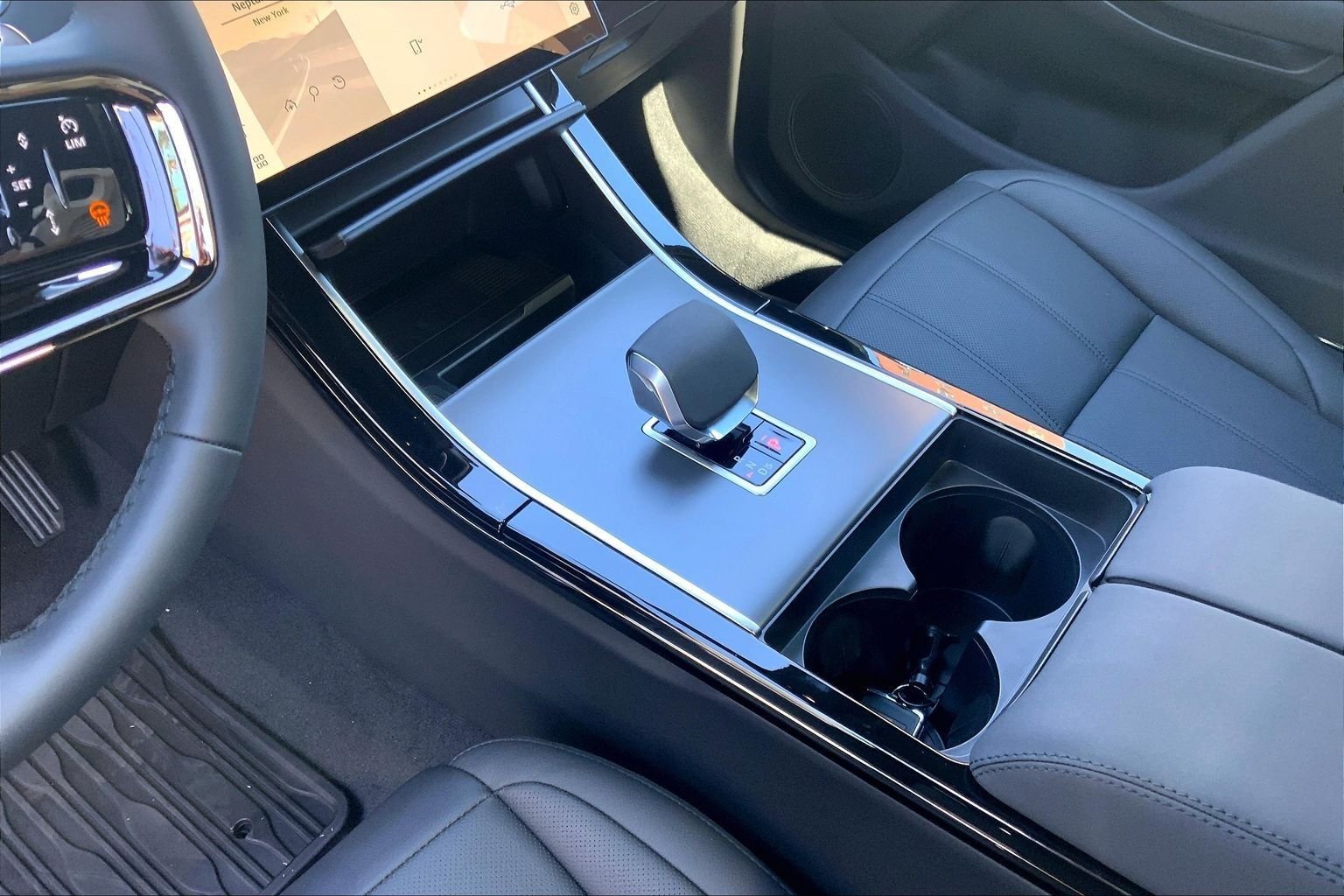 New 2026 Land Rover Range Rover Evoque S AWD/4WD image 7