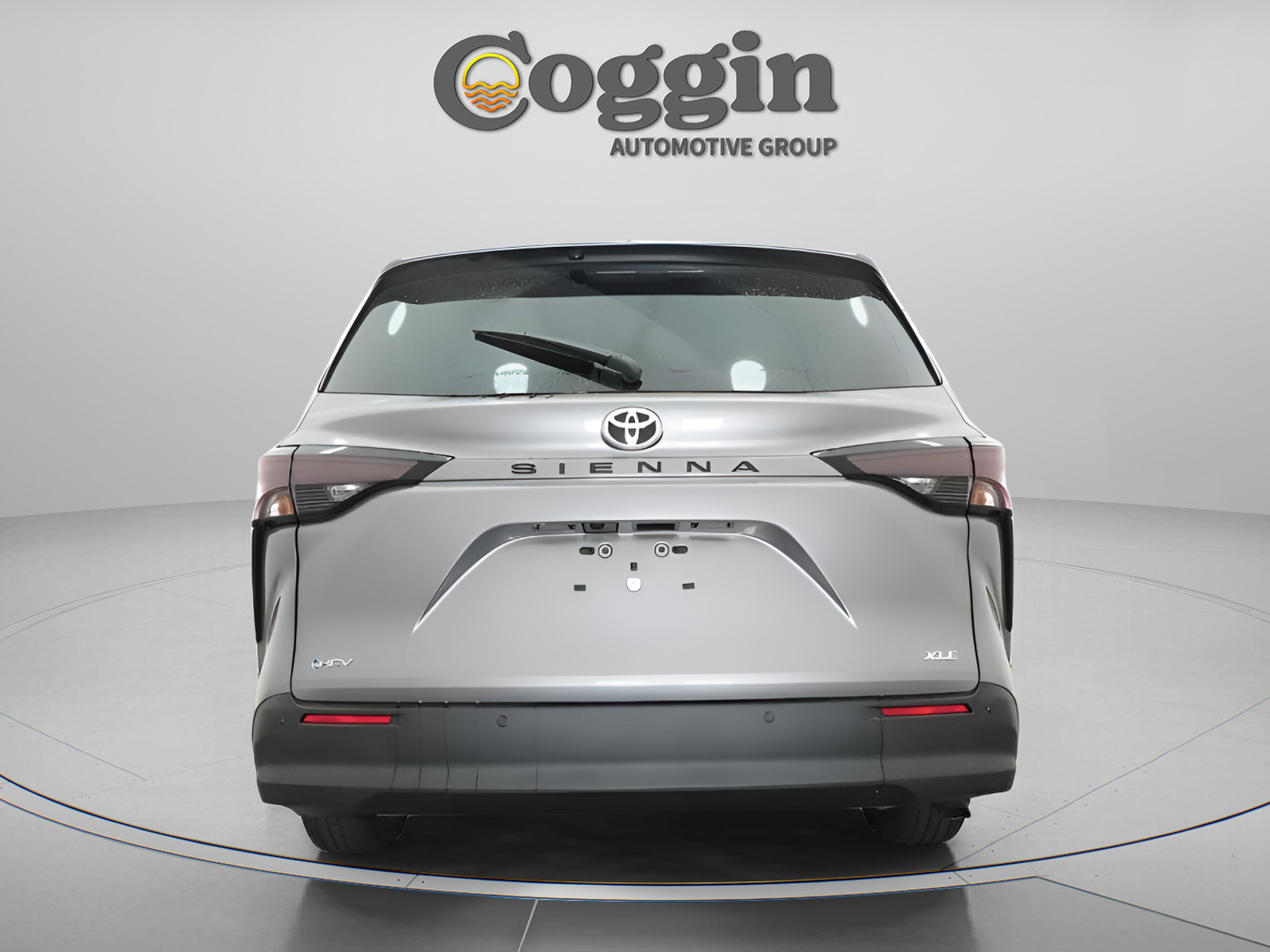 New 2026 Toyota Sienna XLE FWD image 13