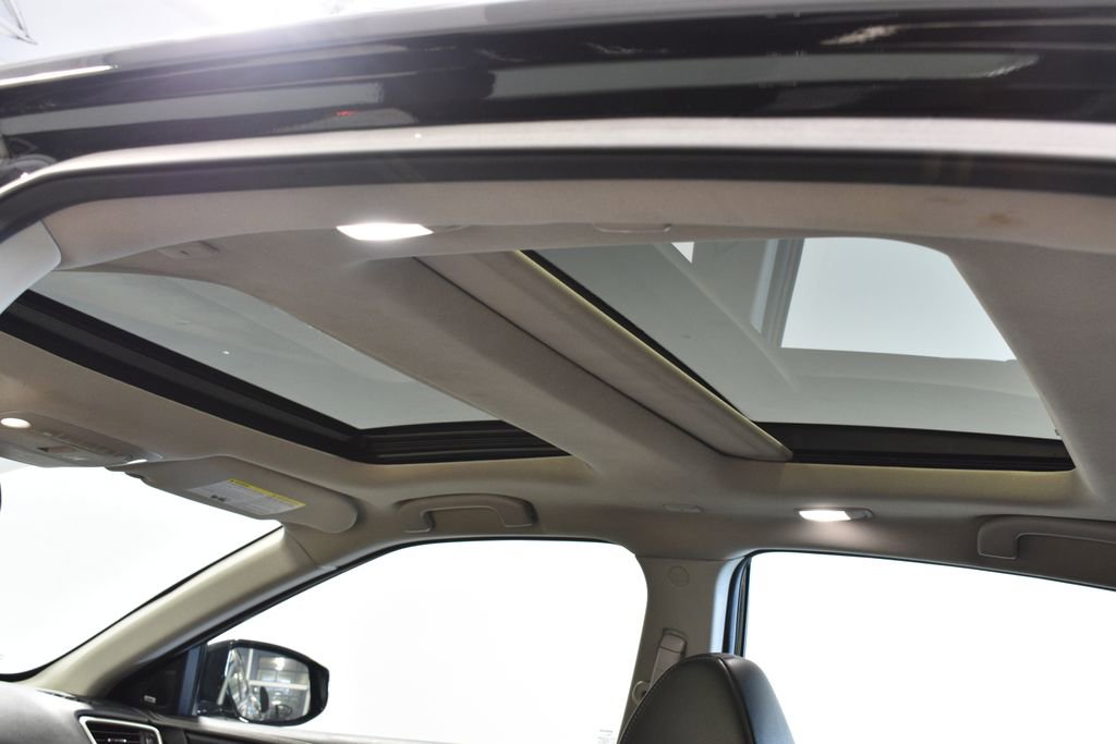 Used 2021 Nissan Maxima Platinum w/ Sport Mat Group image 4