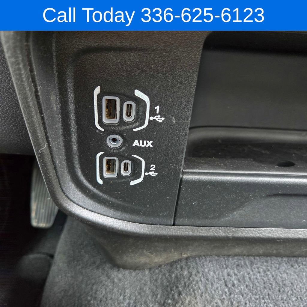 Used 2025 RAM 2500 Big Horn AWD/4WD image 21