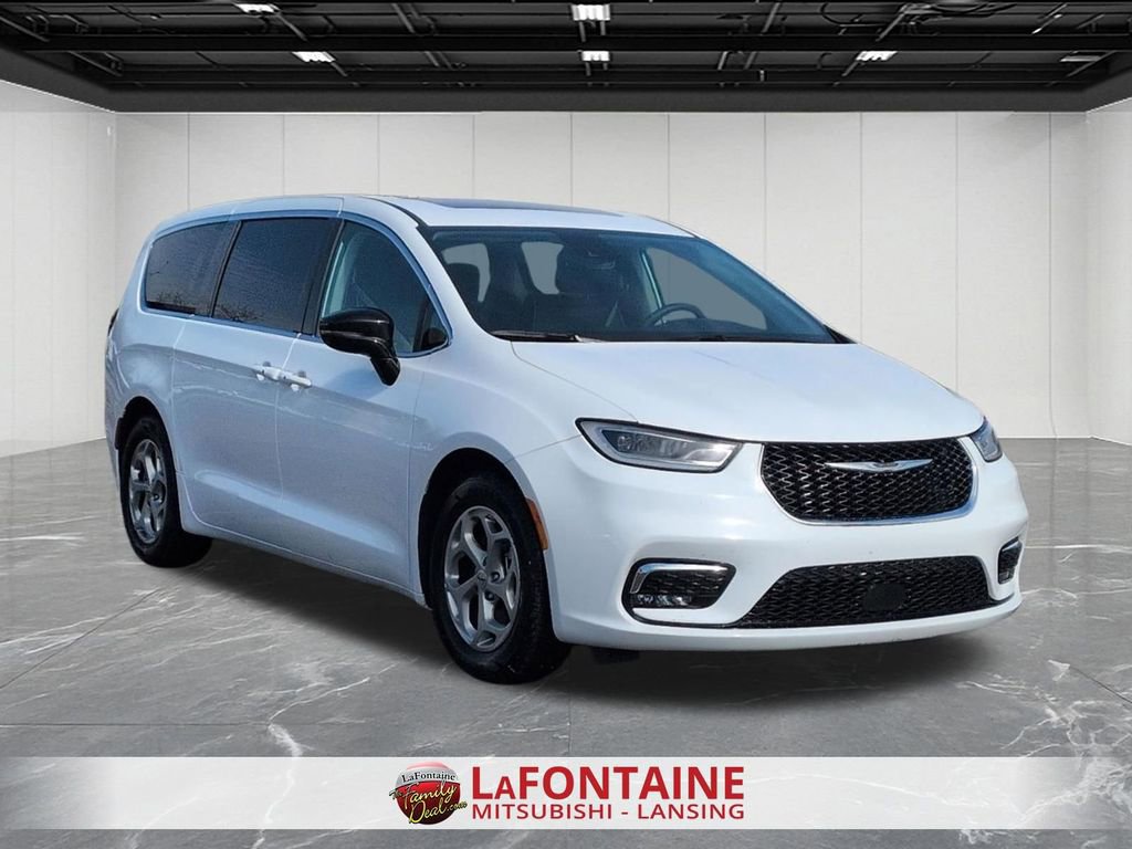 Used 2024 Chrysler Pacifica Limited image 7