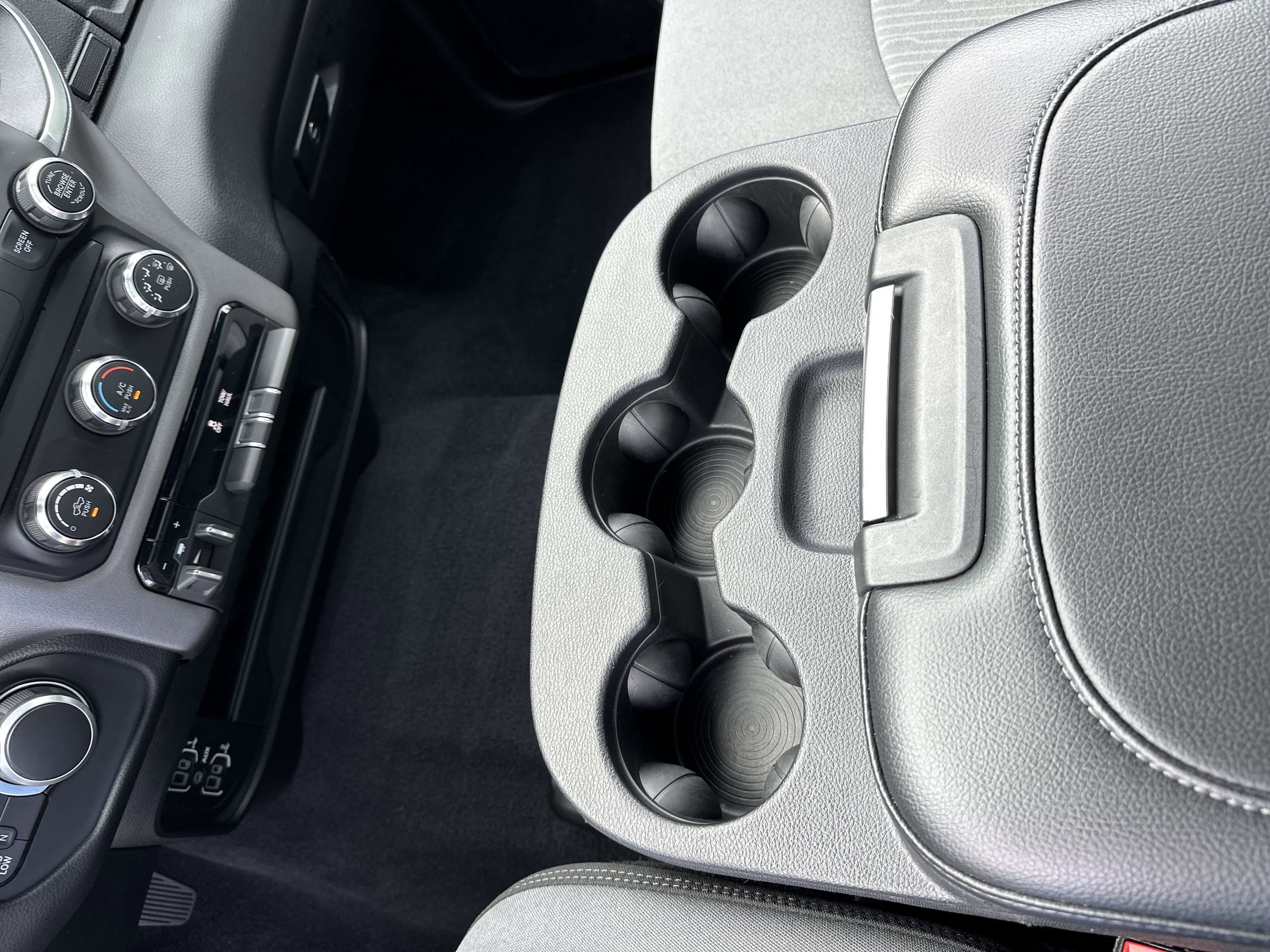 Used 2024 RAM 2500 Big Horn w/ Bed Utility Group image 30