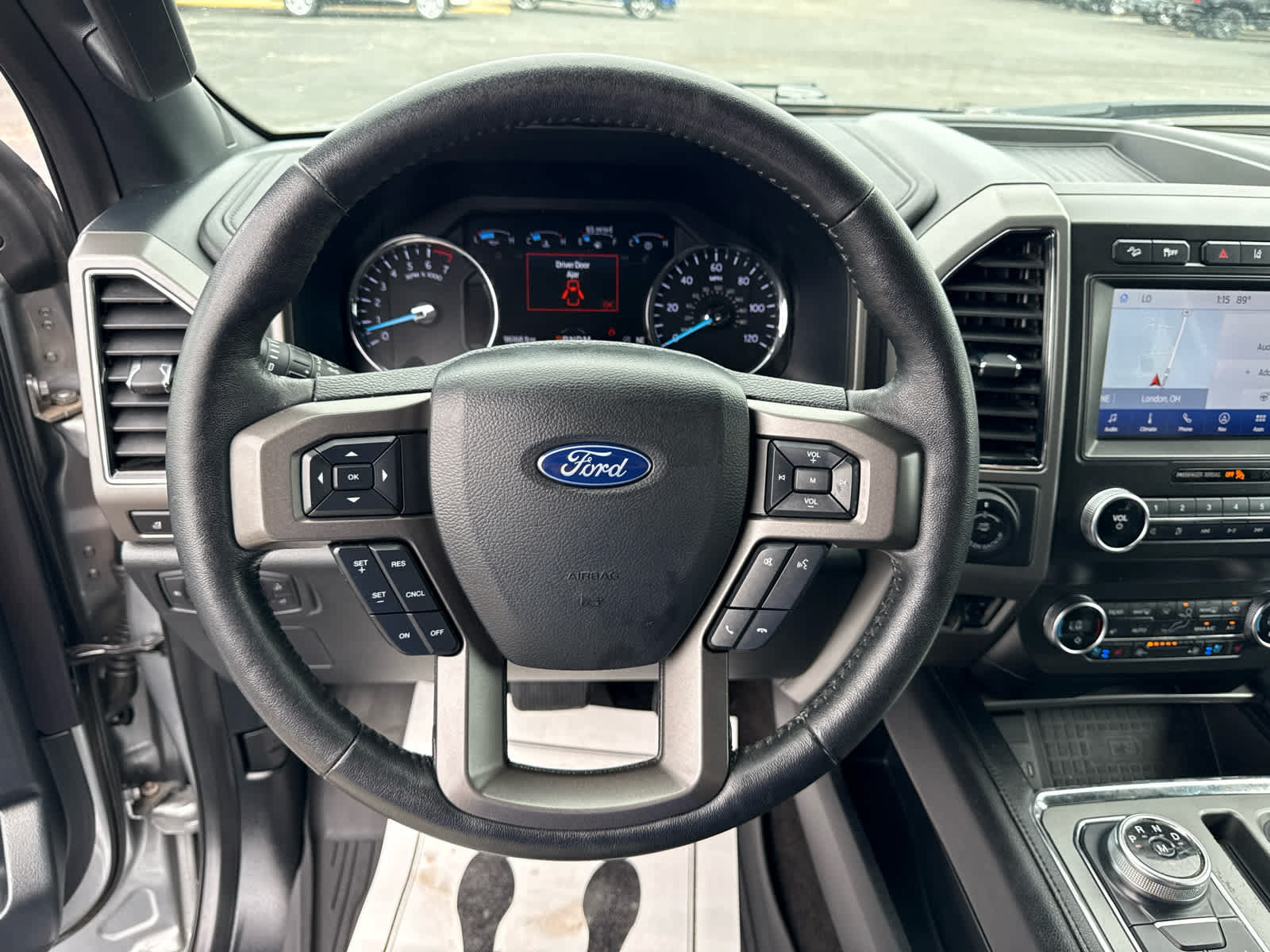 Used 2020 Ford Expedition XLT w/ Equipment Group 202A AWD/4WD image 14