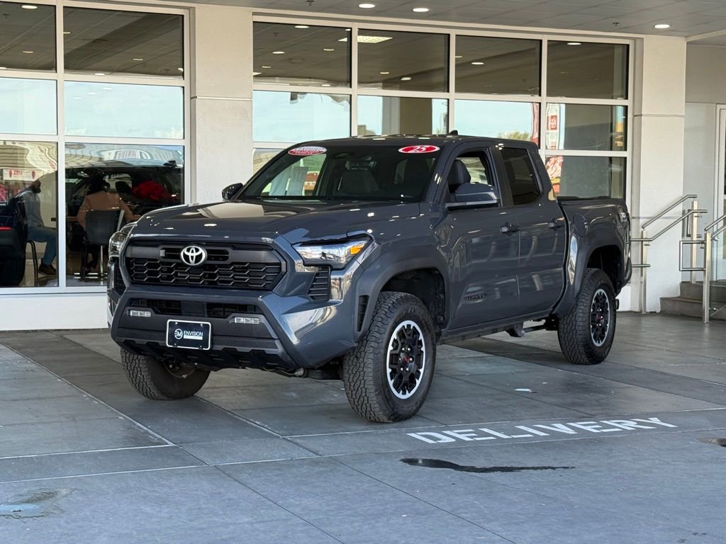 Certified 2025 Toyota Tacoma TRD Off-Road image 2