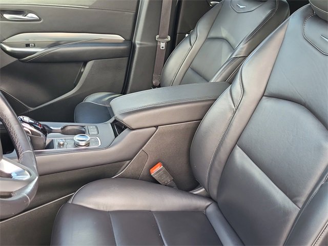 Used 2023 Cadillac XT4 Premium Luxury image 8