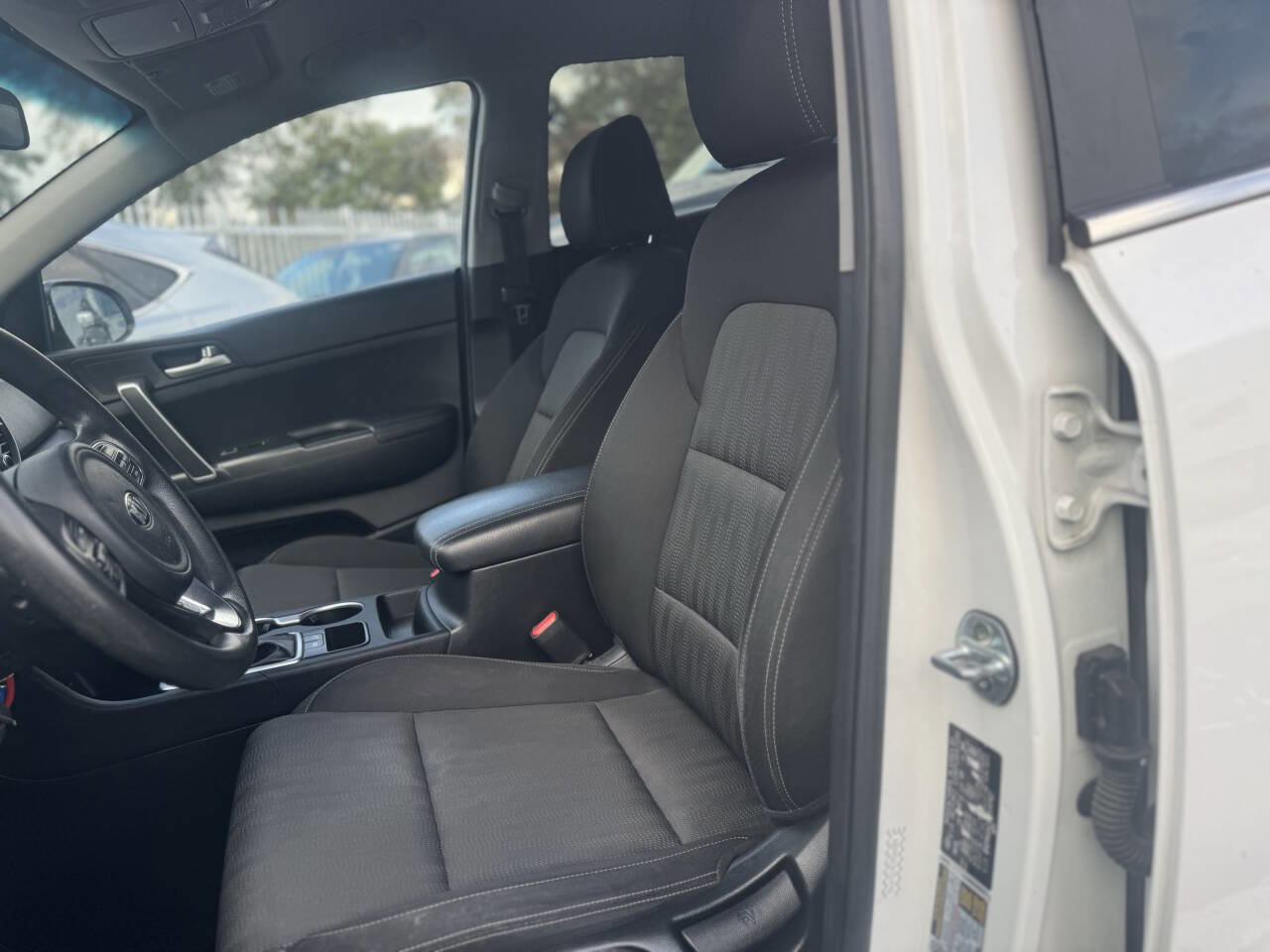 Used 2019 Kia Sportage LX FWD image 8