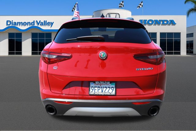 Used 2023 Alfa Romeo Stelvio Ti AWD/4WD image 5