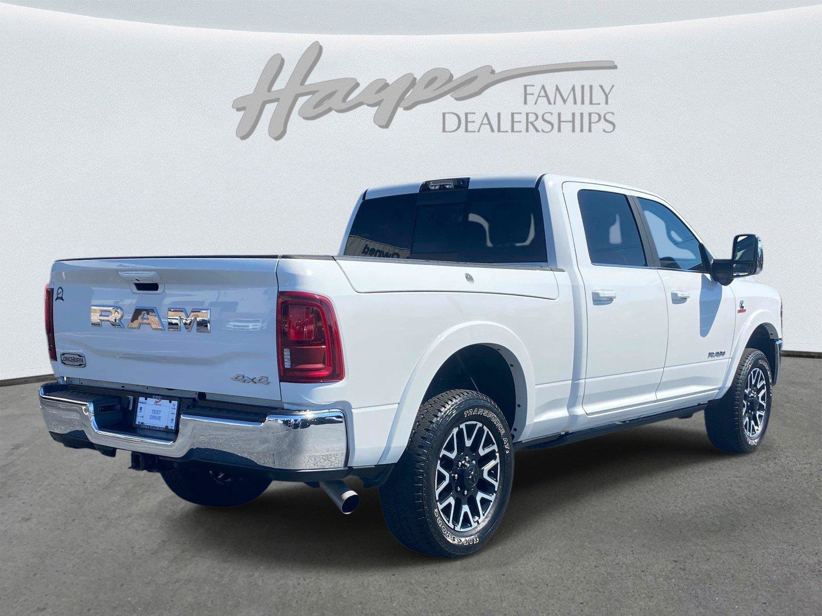 Used 2025 RAM 2500 Limited AWD/4WD image 3