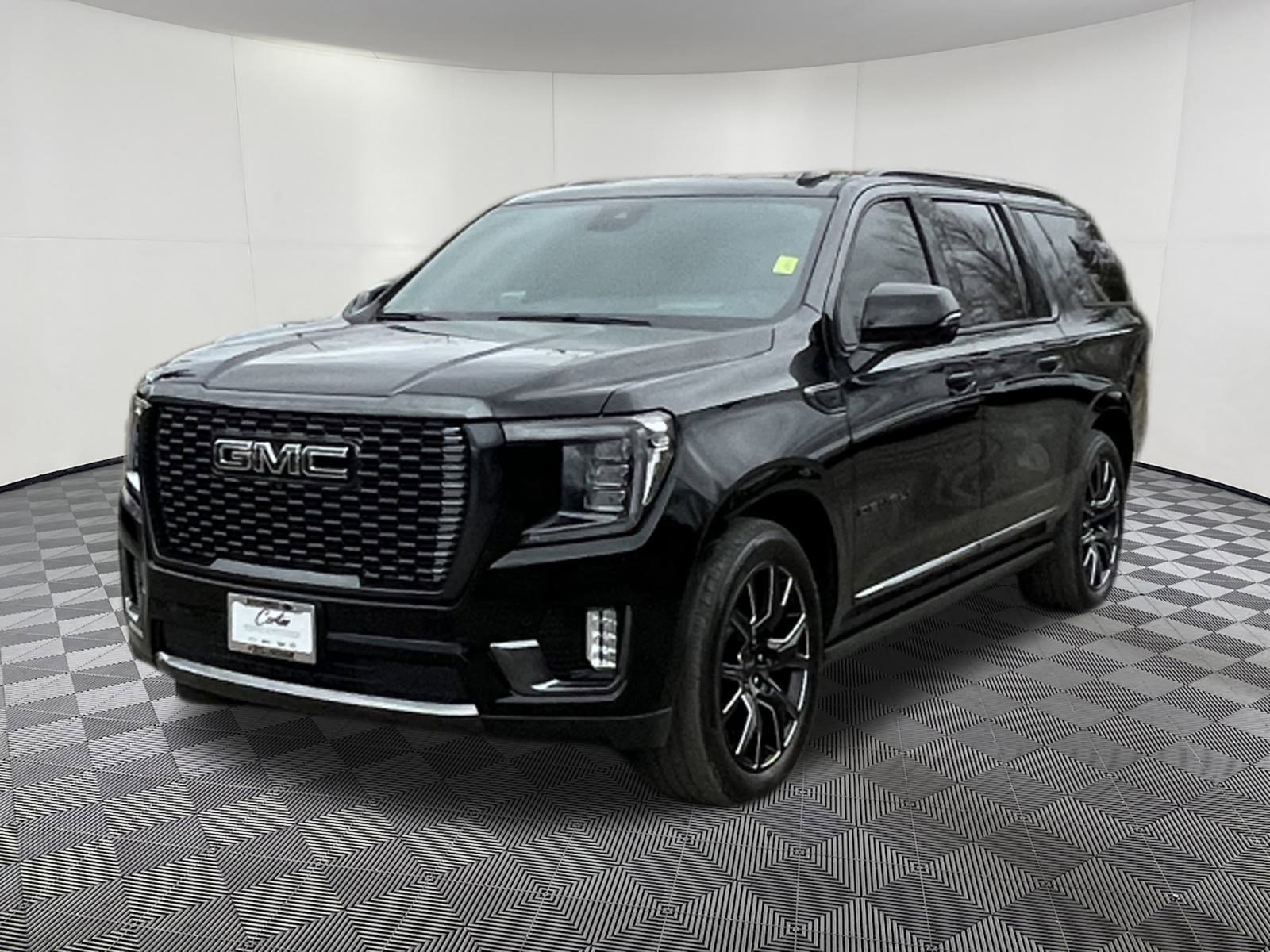 Used 2023 GMC Yukon XL Denali Ultimate w/ LPO, Floor Liner Package image 3