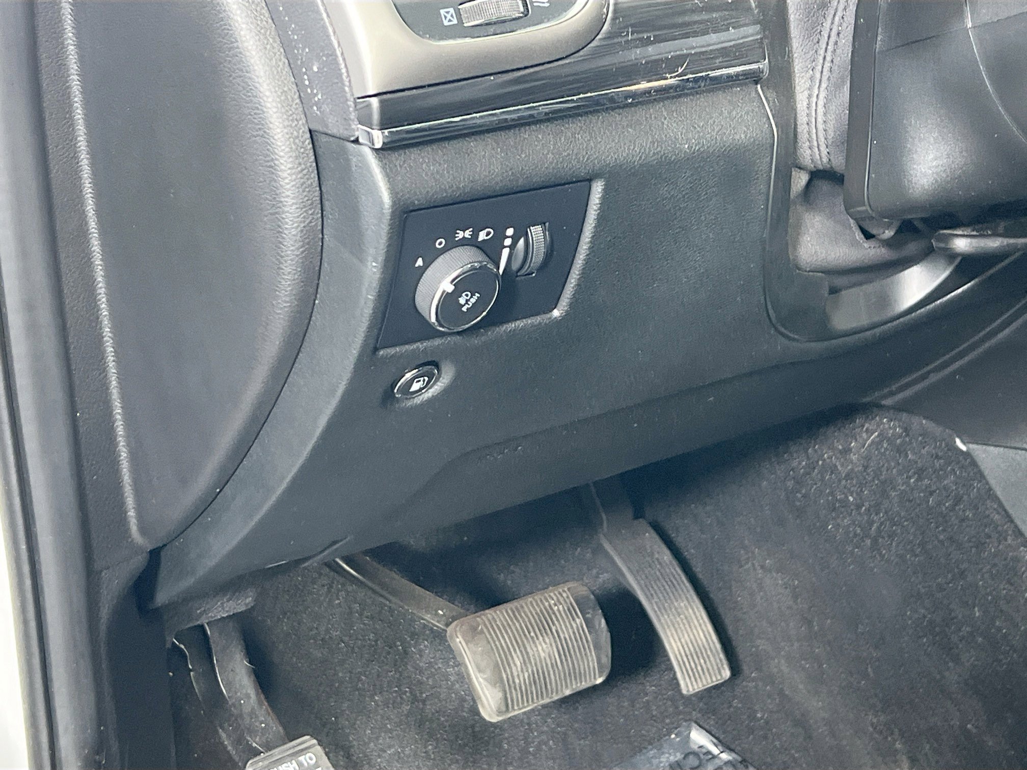 Used 2022 Jeep Grand Cherokee Limited image 10