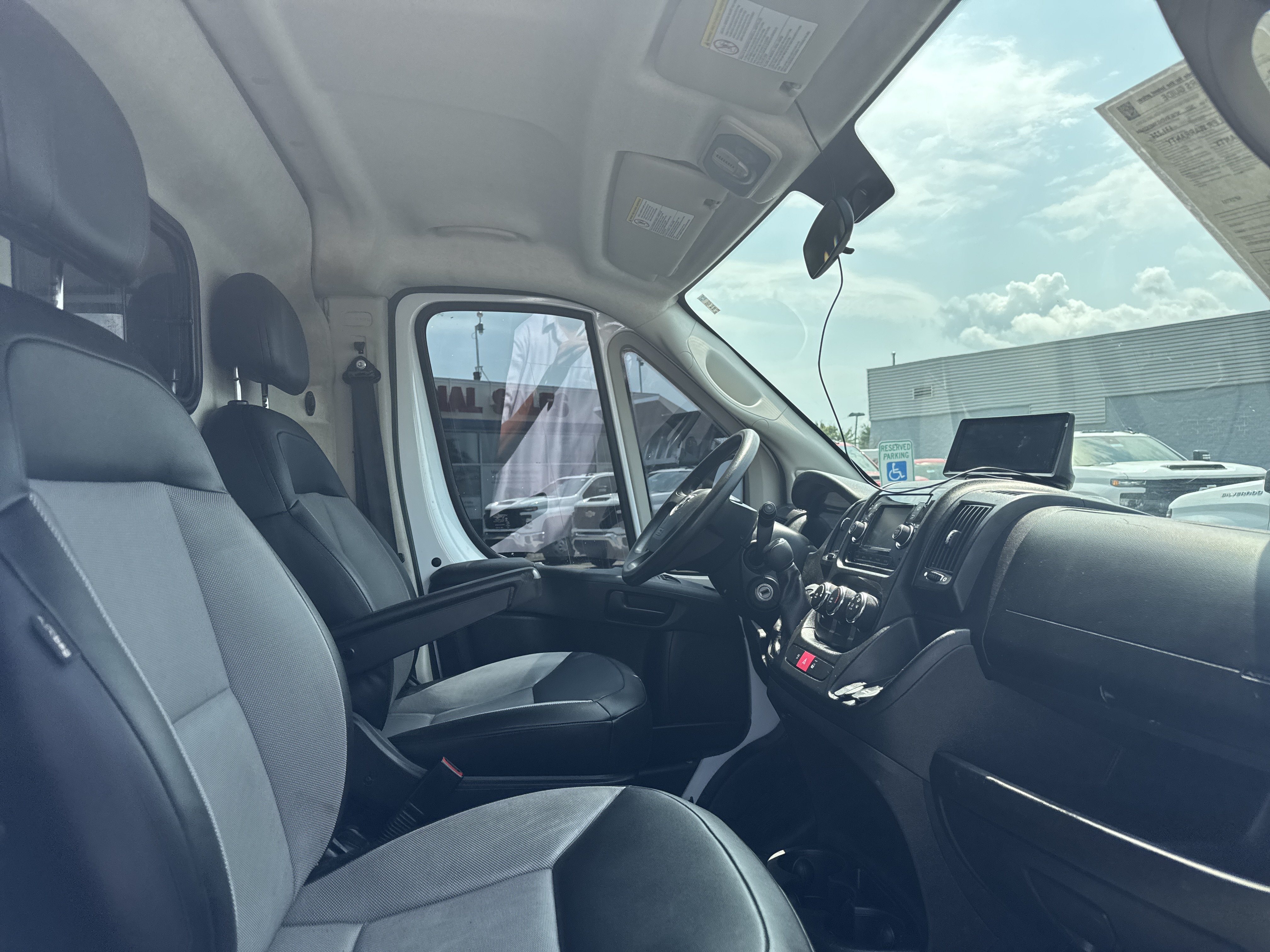 Used 2021 RAM ProMaster 2500 FWD image 12