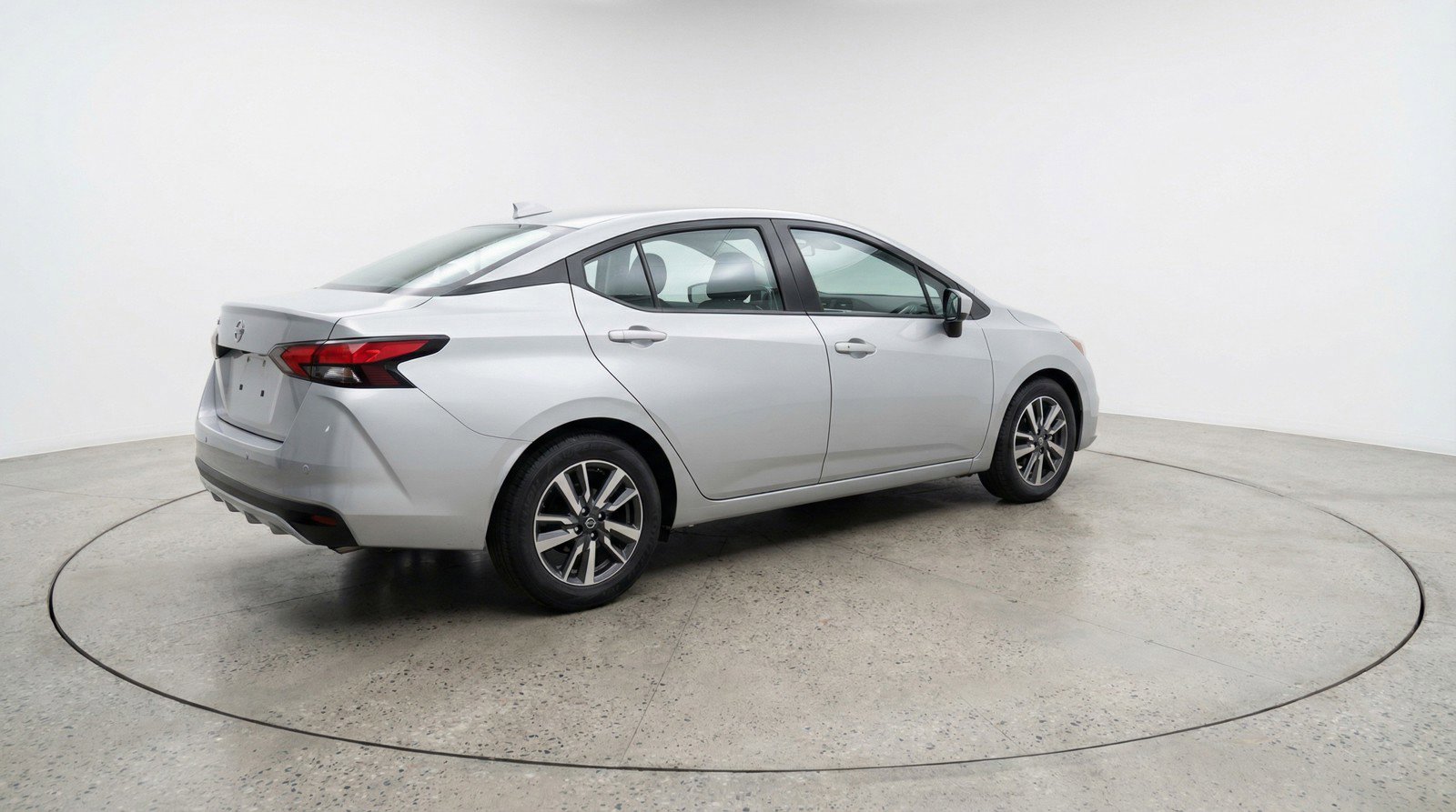 Used 2025 Nissan Versa SV FWD image 7