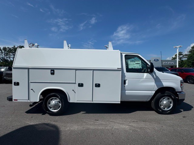New 2025 Ford E-350 and Econoline 350 Super Duty w/ Power Equipment Group RWD image 6
