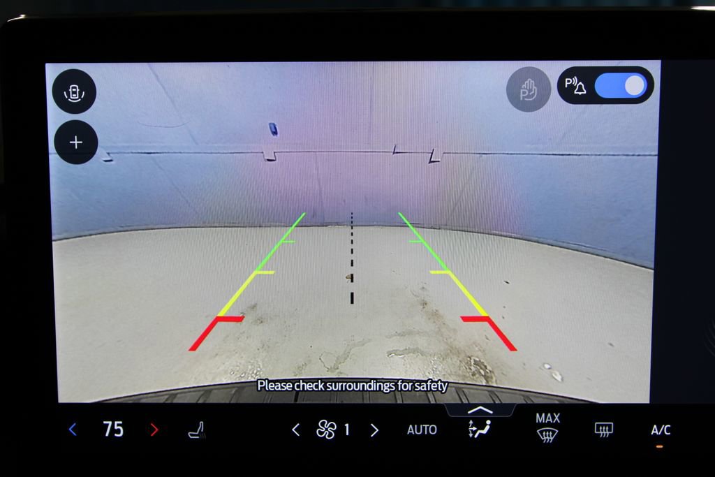 Used 2025 Ford Explorer Active image 13