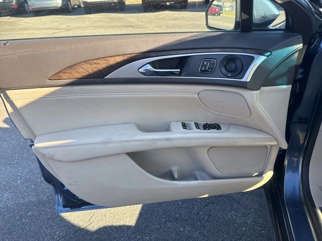 Used 2018 Lincoln MKZ Reserve FWD image 16