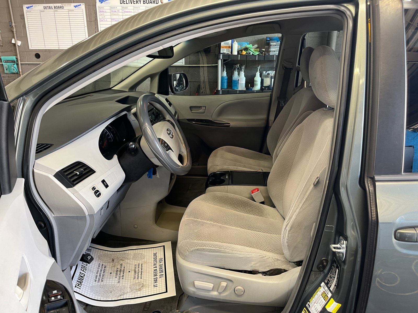 Used 2013 Toyota Sienna LE w/ Towing Pkg FWD image 14