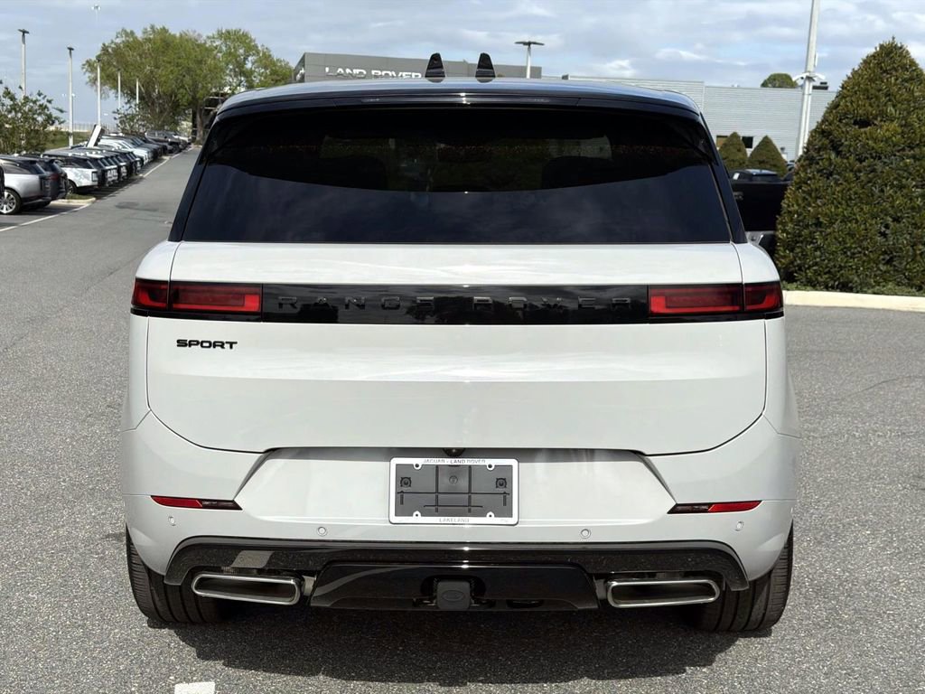 New 2026 Land Rover Range Rover Sport Dynamic SE image 4