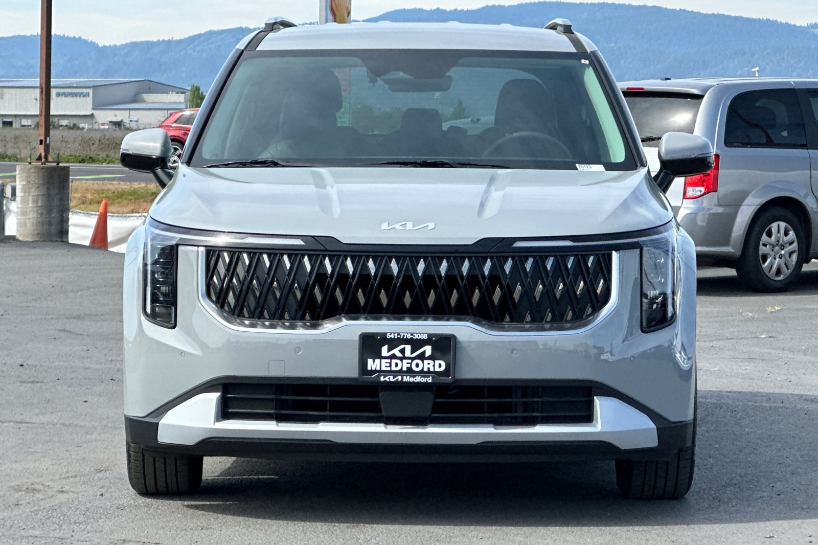 New 2026 Kia Carnival EX FWD image 10