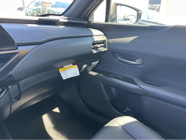 Certified 2025 Lexus UX 300h FWD w/ Accessory Package (Z2) image 24