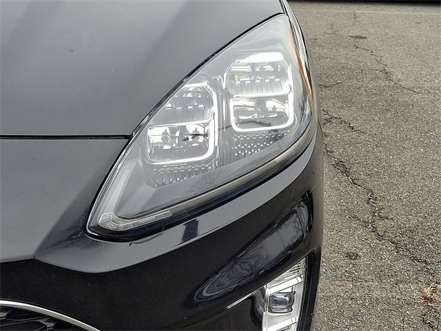 Used 2022 Ford Escape Titanium image 9