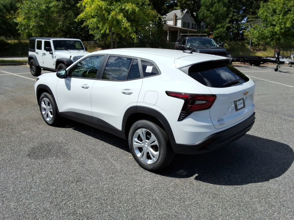 New 2026 Chevrolet Trax LS FWD image 7