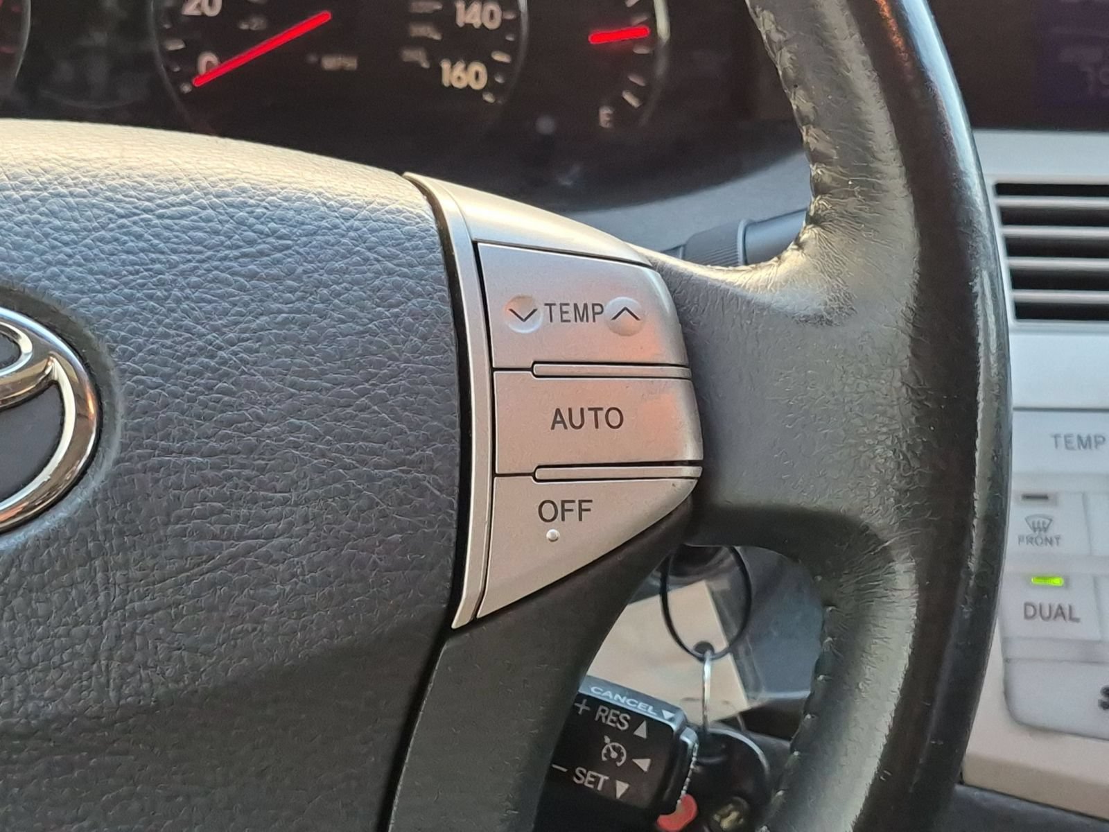 Used 2005 Toyota Avalon Touring FWD image 14