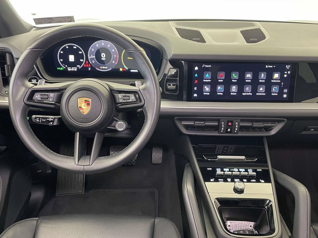 Certified 2025 Porsche Cayenne AWD/4WD image 27