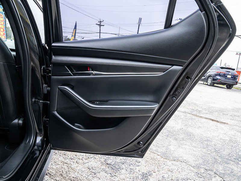 Used 2019 MAZDA MAZDA3 Hatchback w/ Premium Package image 13