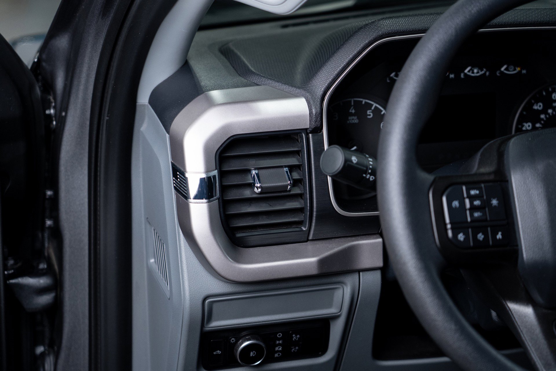 Used 2023 Ford F150 XL w/ Trailer Tow Package image 54