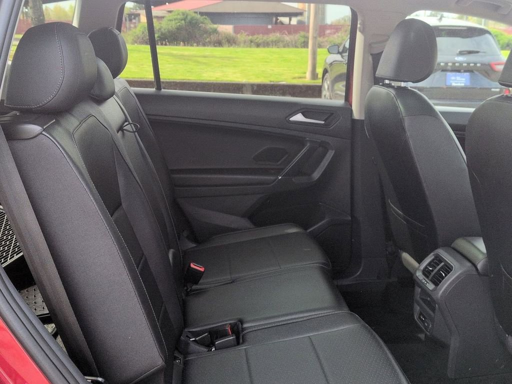 Used 2020 Volkswagen Tiguan SEL w/ 3rd Row Seat Package AWD/4WD image 29