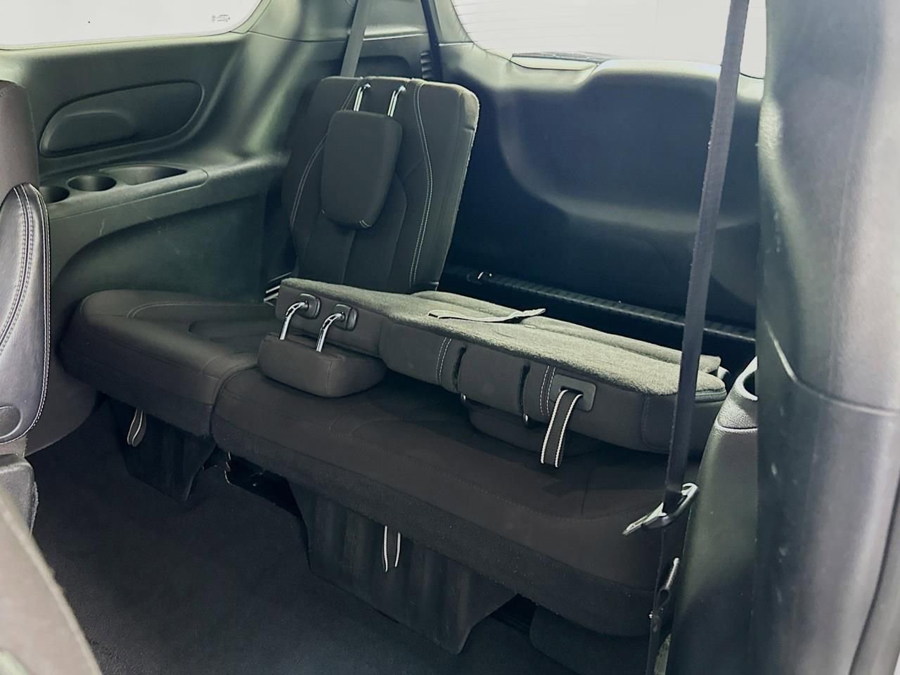 Used 2023 Chrysler Pacifica Touring image 33