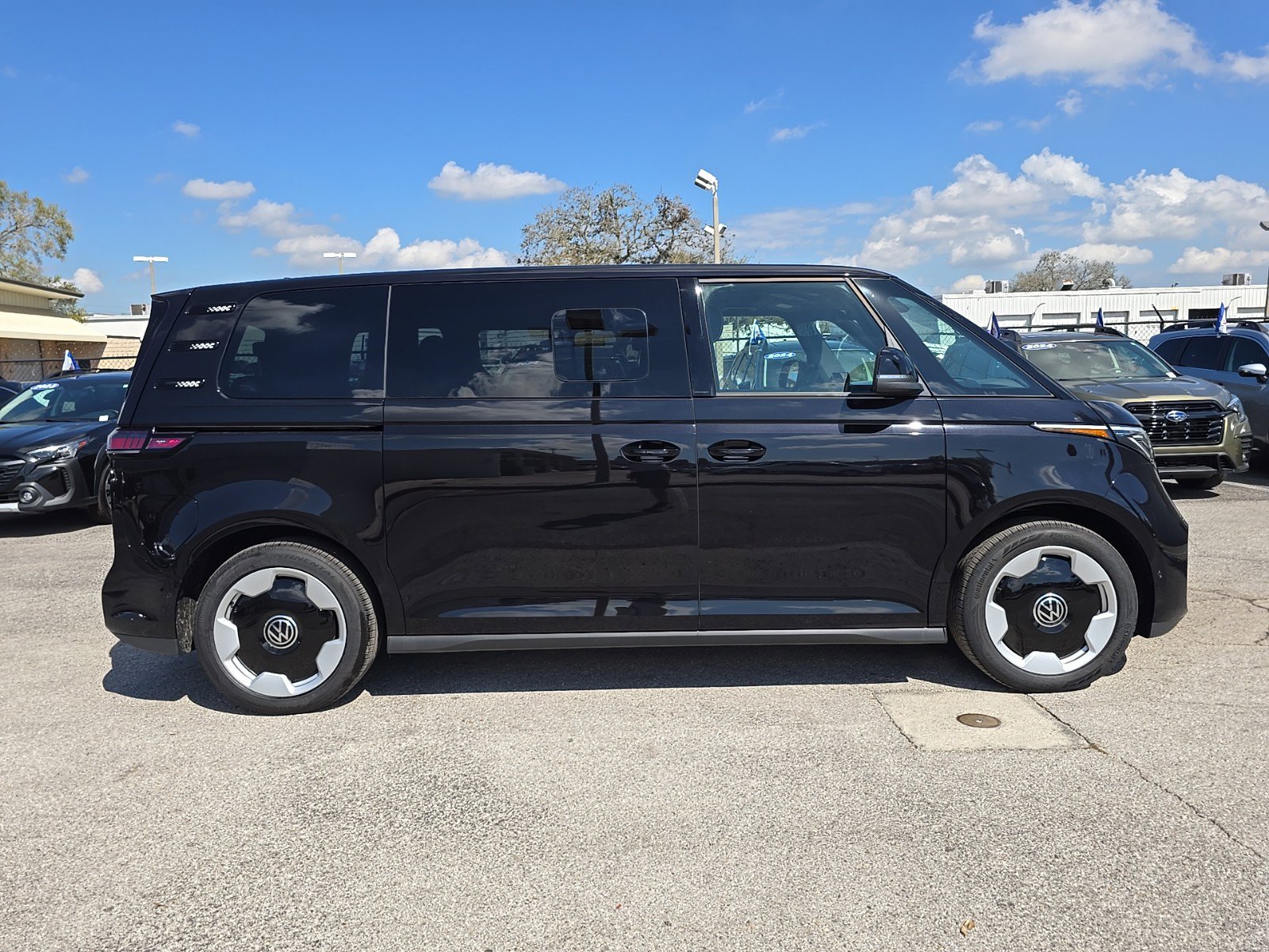 New 2025 Volkswagen ID. Buzz Pro S image 4