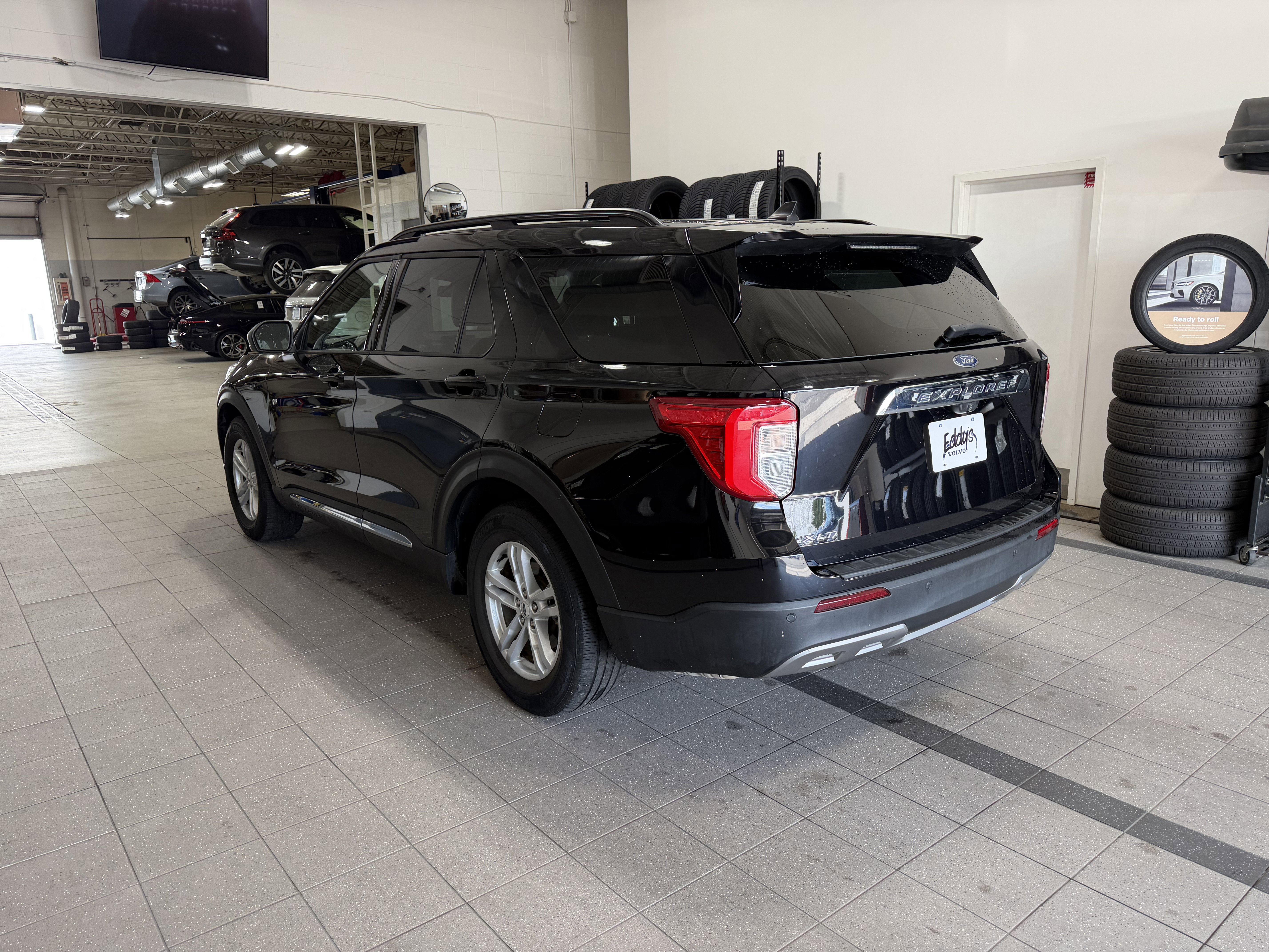 Used 2022 Ford Explorer XLT w/ Equipment Group 202A RWD image 5