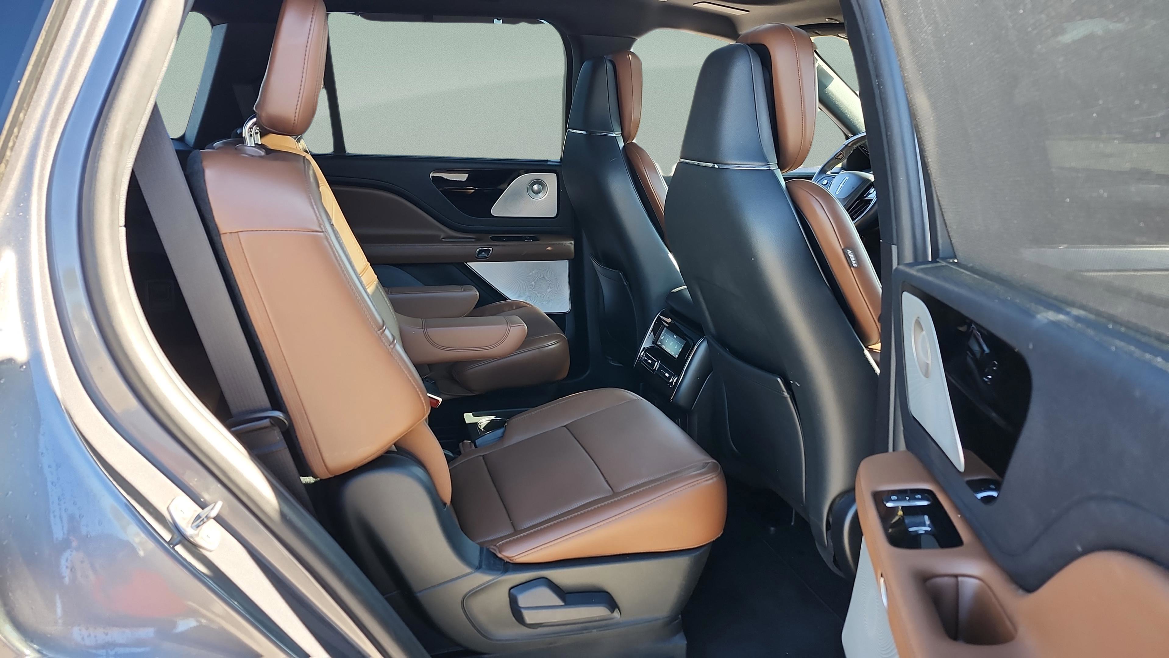 Used 2021 Lincoln Aviator Reserve w/ Equipment Group 208A image 11