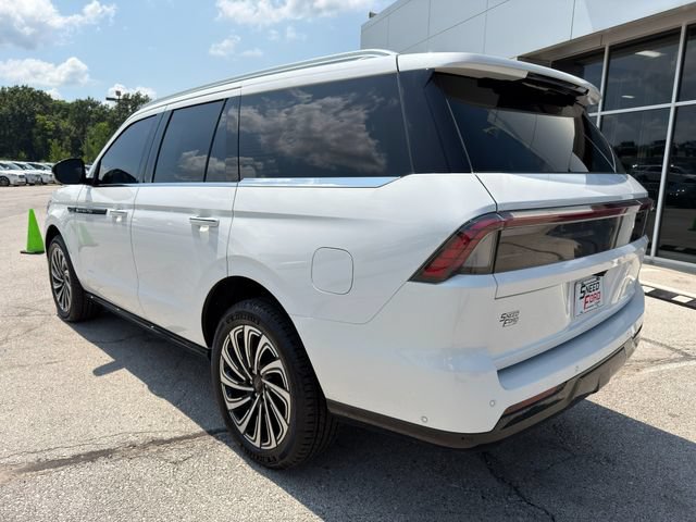 Used 2025 Lincoln Navigator Black Label AWD/4WD image 5