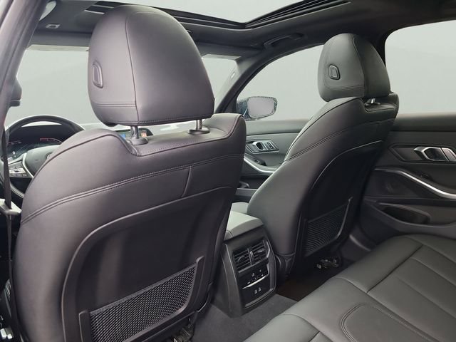 Used 2021 BMW 330i Sedan w/ Driving Assistance Package RWD image 8