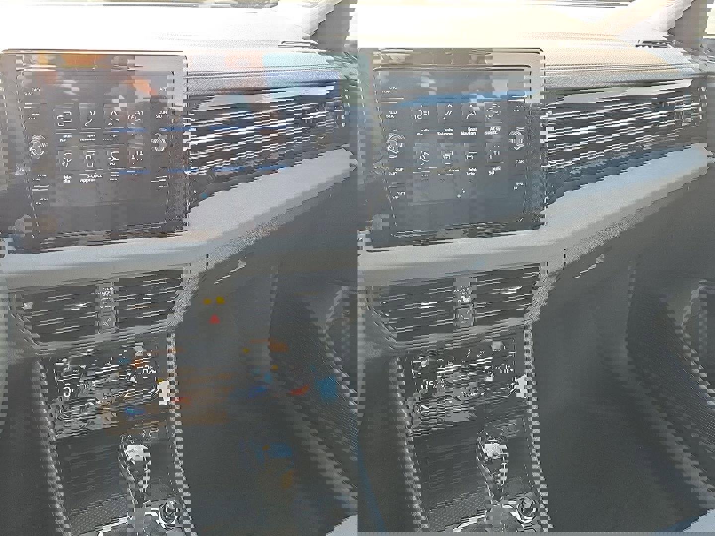 Used 2025 Volkswagen Jetta SE image 16