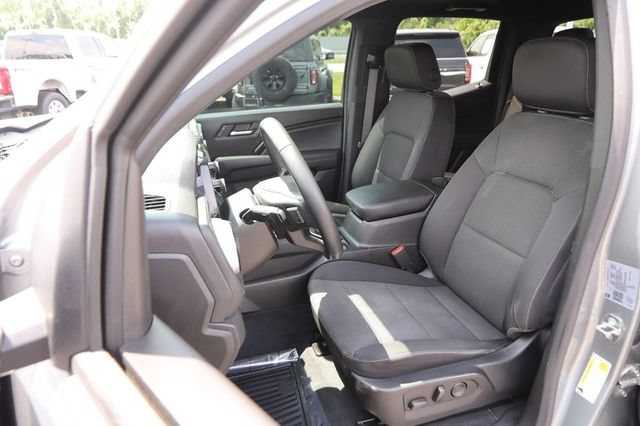 Used 2023 Chevrolet Colorado LT w/ LT Convenience Package II RWD image 8